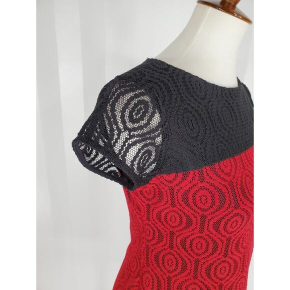 MAGGY LONDON Women's Red & Black Lace Overlay Sheath Dress Sz 2 - Picture 6 of 9